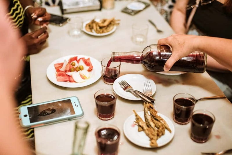 Barcelona: Tapas, Wine & History Tour of the Old Town - Why this Barcelona tapas tour works