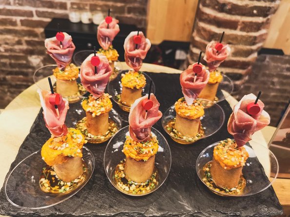 Barcelona Tapas & Wine Private Tour in Traditional Taverns - The private guide is the heart of the experience
