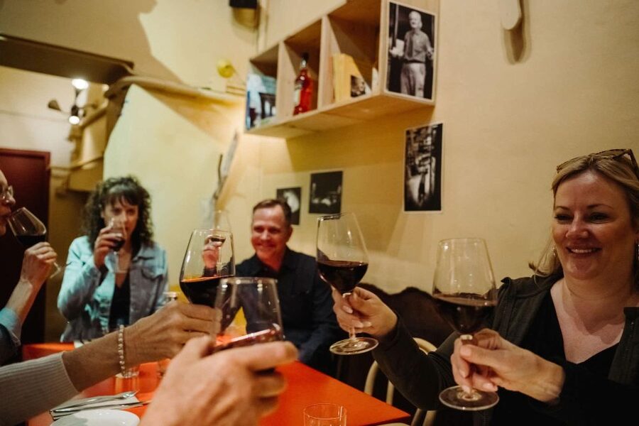 Barcelona: Tapas & Wine Tour in Born & Gothic Quarter - How much food do you receive?