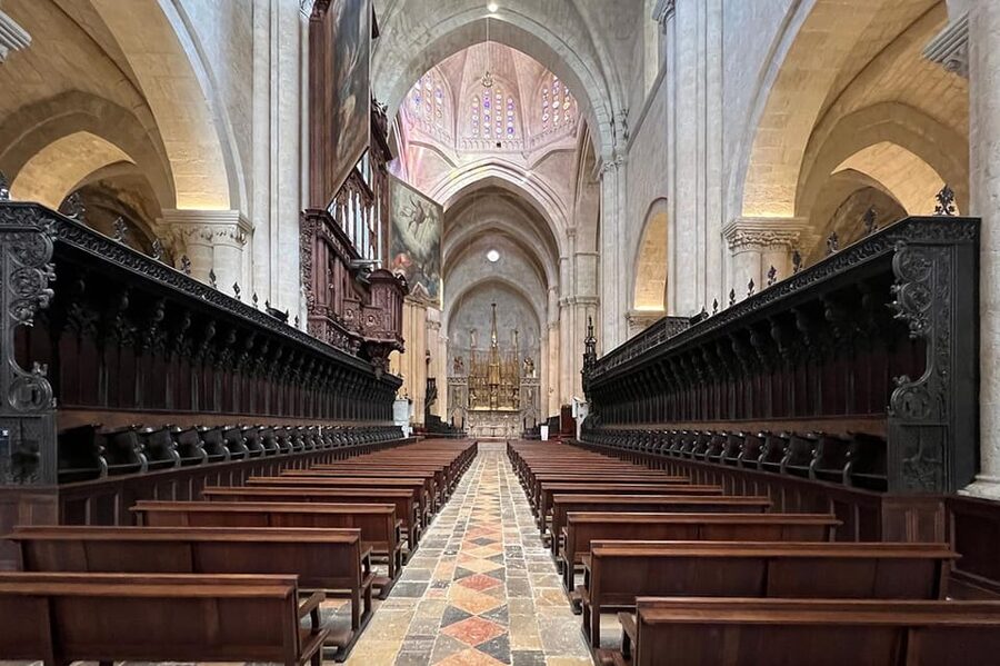 Barcelona: Tarragona & Sitges Guided Day Trip with Transfers - Lunch in Tarragona, with room for your own choice
