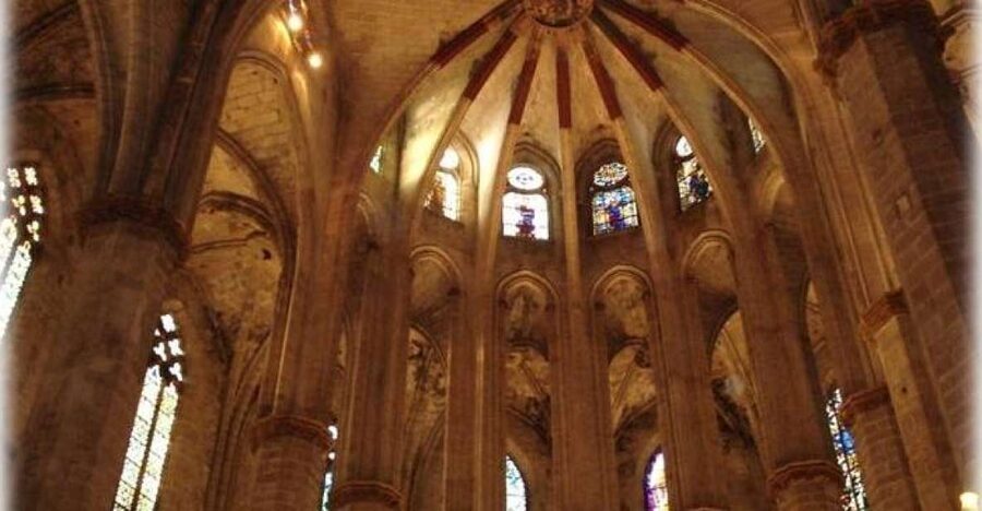 Barcelona: “The Cathedral of the Sea” Literary Walking Tour - Guide quality and the importance of timing