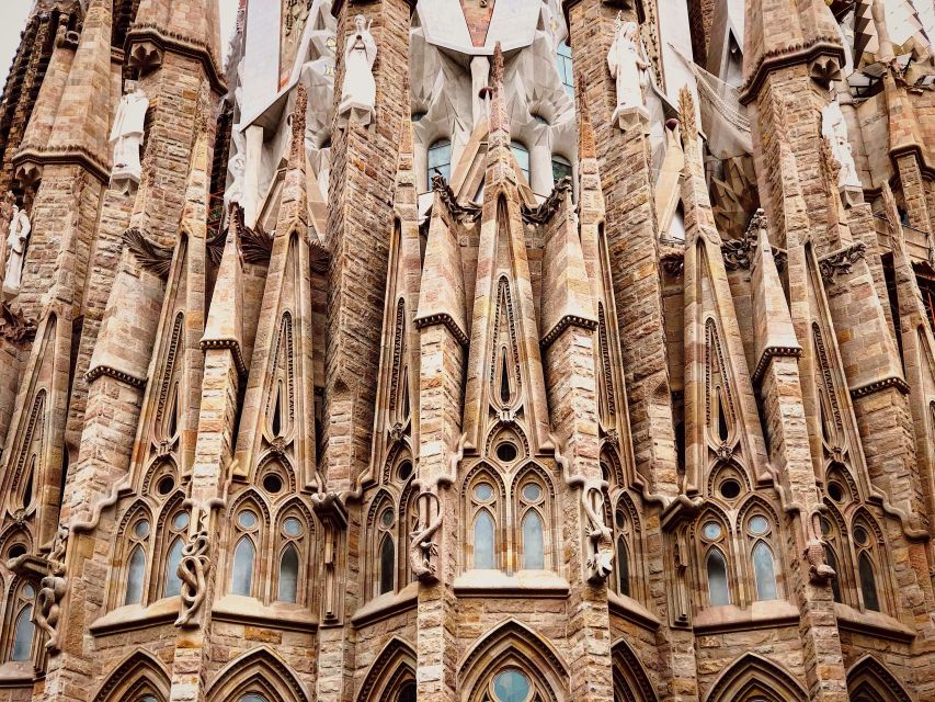 Barcelona: The Genuis of Gaudi & Modernist Architects Tour - Casa Batlló, the most theatrical façade