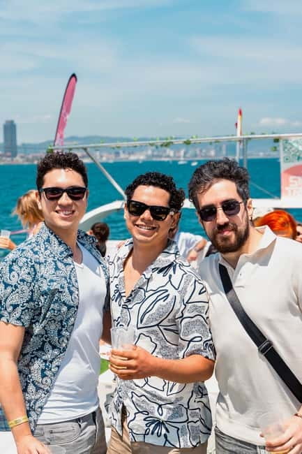 Barcelona: The Original Barcelona Boat Party - What the four drinks really add