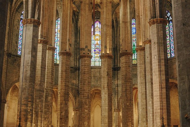 Barcelona & The Sea. Regular Tour - Barceloneta Market and design in daily life