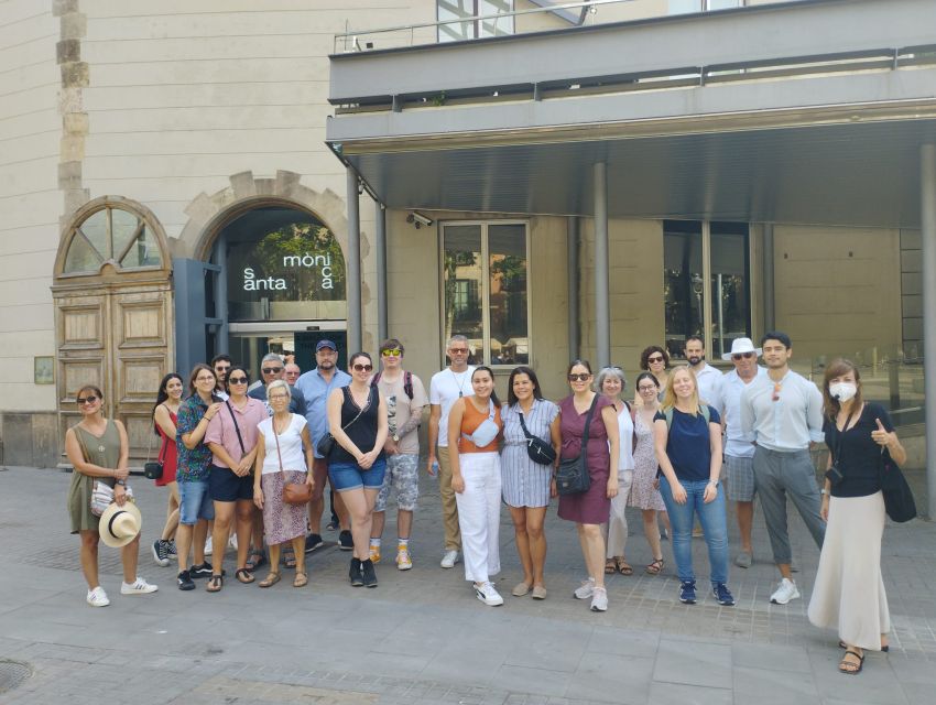 Barcelona: “The Shadow of the Wind” Literary Walking Tour - Plaça Reial and the first steps into the novel