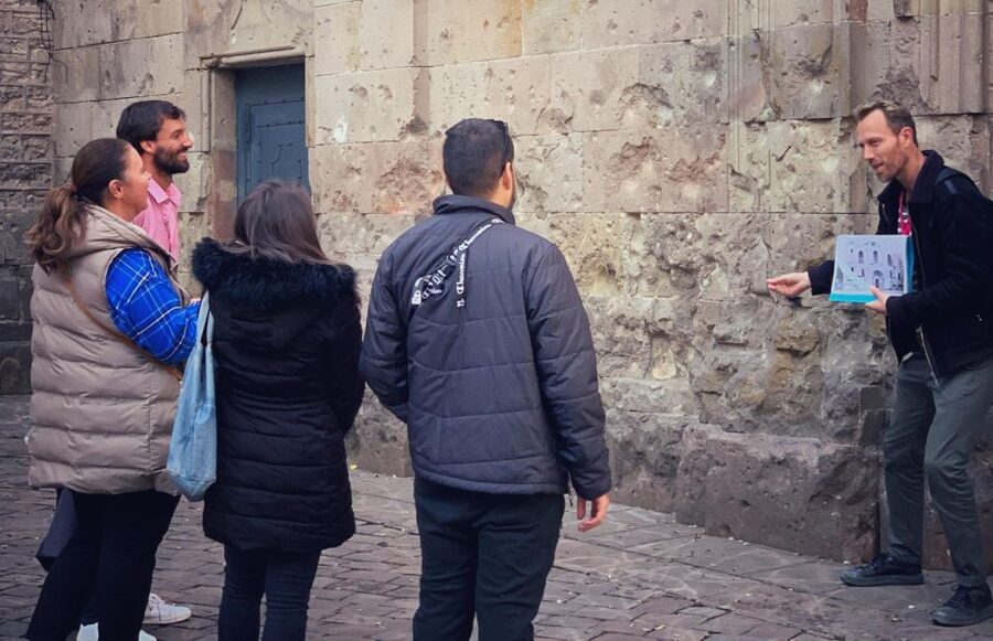 Barcelona: The Spanish Civil War Historical Walking Tour - Making sense of the rival factions