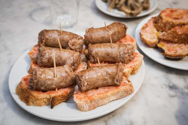 Barcelona: The Ultimate Local Tapas & Drinks Food Tour - Key points to know before booking