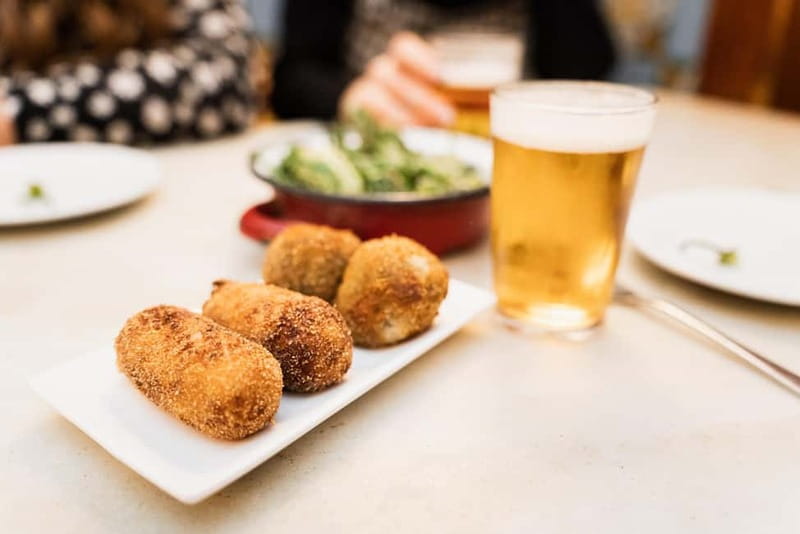 Barcelona: The Ultimate Local Tapas & Drinks Food Tour - Why this Gothic Quarter food walk works