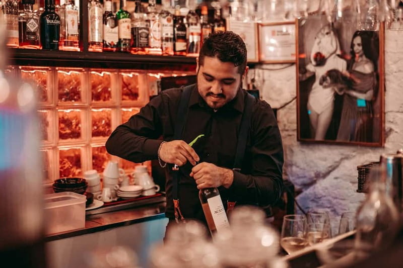 Barcelona: Tipsy Tapas & History Tour in the Gothic Quarter - Why this Gothic Quarter food tour works