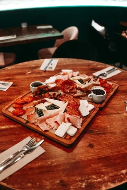 Barcelona: Tipsy Tapas & History Tour in the Gothic Quarter - Who should book it?