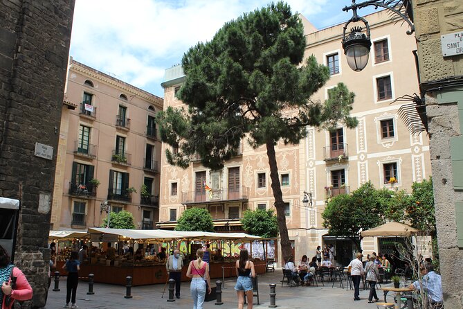 Barcelona walking tour Gothic Quarter and Ramblas+Boat trip - The old Jewish Quarter and Plaza del Pi