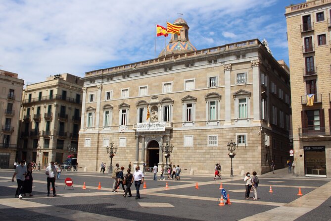 Barcelona walking tour Gothic Quarter and Ramblas+Boat trip - Walking Las Ramblas toward the port