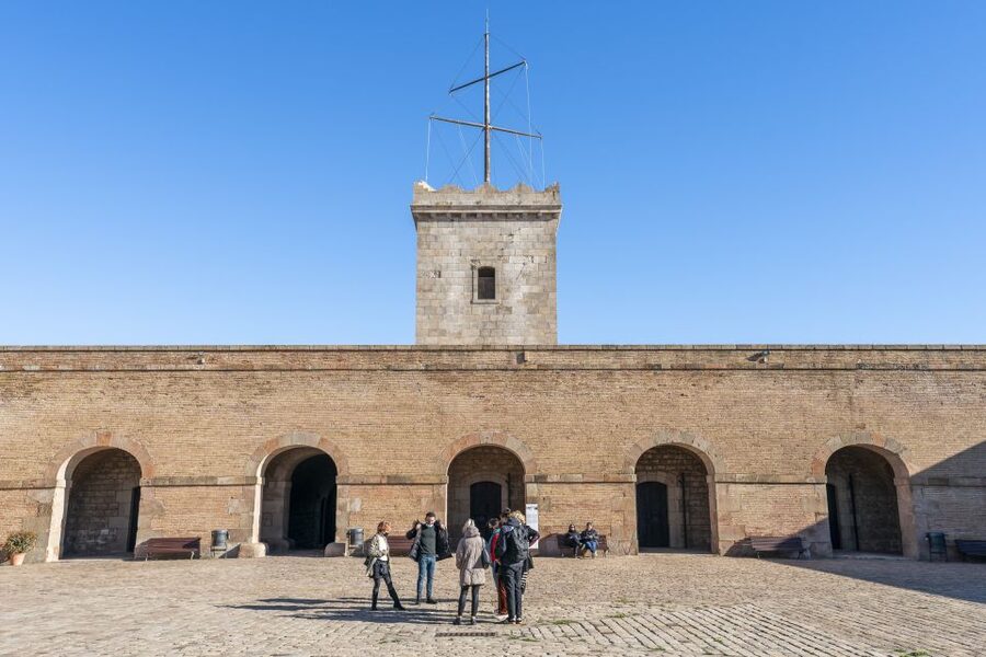 Barcelona: Walking tour with Montjuic Castle & Cable Car - What $64 buys you