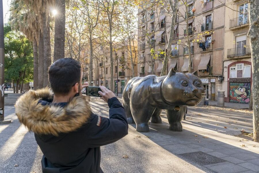 Barcelona: Walking tour with Montjuic Castle & Cable Car - Guides and the quality of the experience