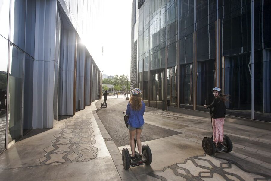 Barcelona: Welcome to Barcelona Segway Tour - Arc de Triomf and Parc de la Ciutadella