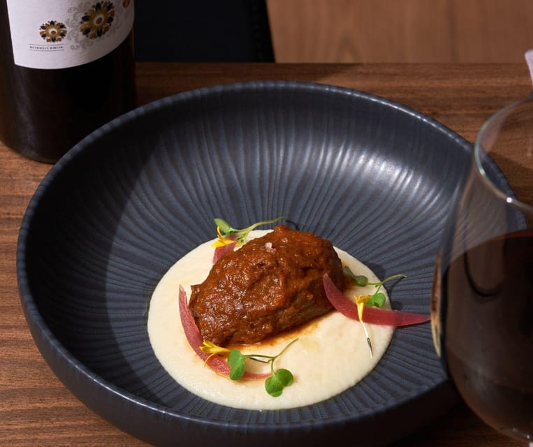 Barcelona: Wine Tasting and Tapas 5-Course Pairing Dinner - Five courses, from starter to dessert
