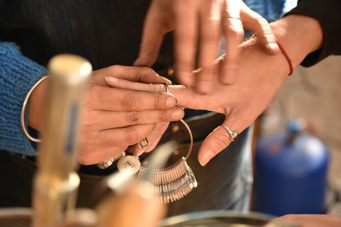 Barcelona Workshop: Make your silver ring with a jeweler - Welding, filing, and the final polish