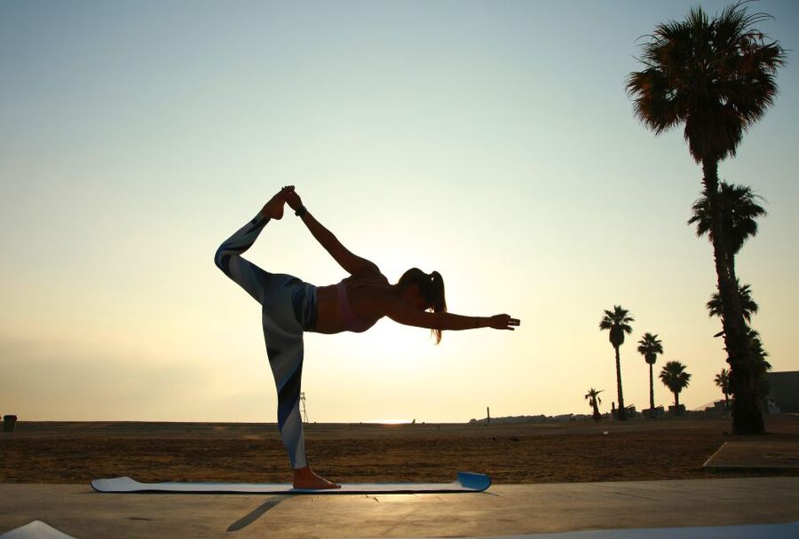 Barcelona: Yoga, Healthy Light Brunch and Sailing Experience - A light brunch on the water