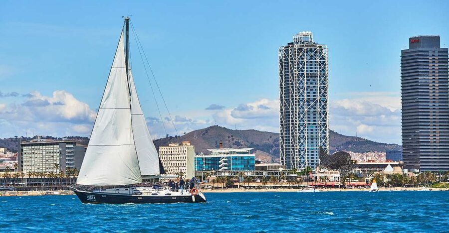 Barefoot: Private sailing cruise in Barcelona - Sailing past Barcelona’s waterfront