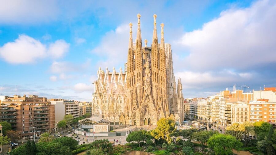 Best of Barcelona: Private Walking Tour with a Local - La Rambla and the central city