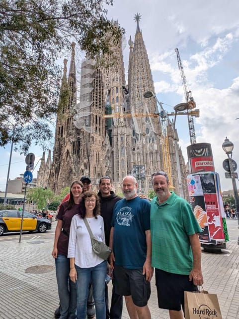 Best of Barcelona: Sagrada Familia & Park Guell with Pickup - Guides, vehicles, and the value of the format
