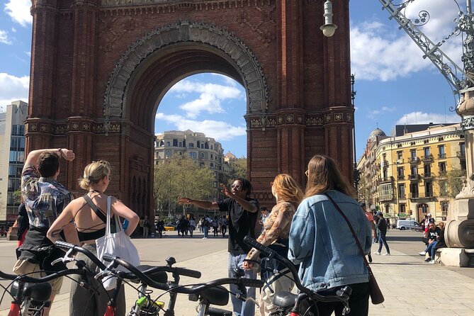 Bike Tour in Barcelona: History, Architecture and Culture - Ciutadella Park: the scheduled halfway pause