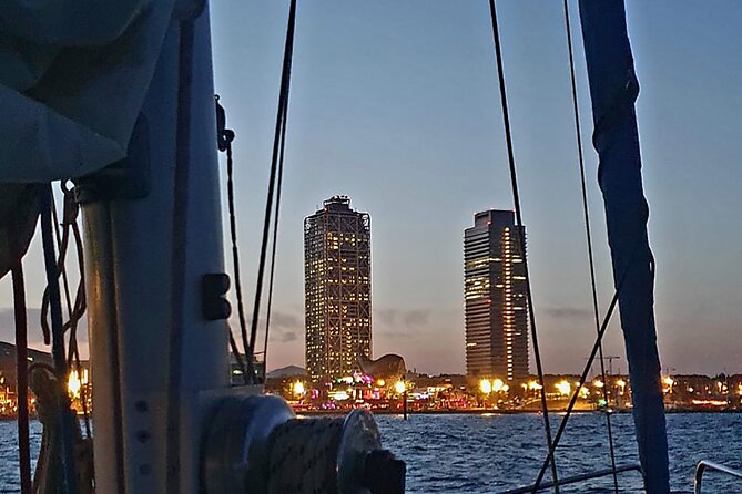 Boat Tour with Drink and Picoteo, Barcelona - Daylight, sunset, aperitif, or dinner