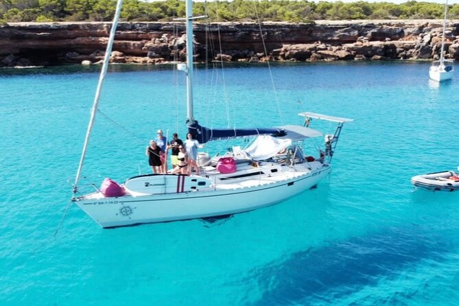 Boat trip Sitges - The 90-minute route along the Garraf coast