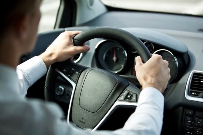 Book Private transfer from Barcelona airport to City - Why the 60-Minute Wait Matters