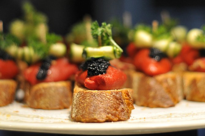 Born to Eat: Gourmet Tapas & Wine Small Group Tour in Old Barcelona - What you are likely to eat and drink