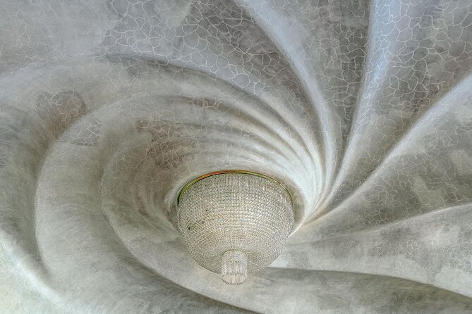 Casa Batllo Fast Track Tour with Optional White Rabbit Museum - What the optional White Rabbit Museum adds