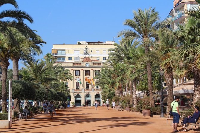 Costa Brava Day Sightseeing Tour with Boat Trip from Barcelona - Lunch, swimming, and free time in Tossa