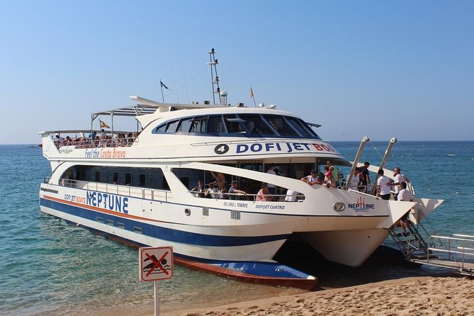 Costa Brava Day Sightseeing Tour with Boat Trip from Barcelona - The boat ride from Lloret to Tossa