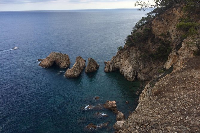Costa Brava Scenic Hike & Tossa de Mar Small Group Tour - How the day feels for different kinds of visitors