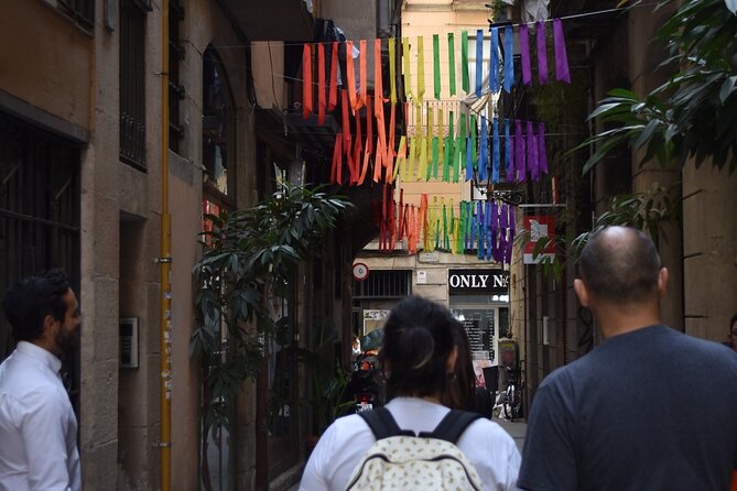 Cultural Walking Tour in Barcelona with Food & Wine Tasting - La Rambla, from city walls to tourist thoroughfare