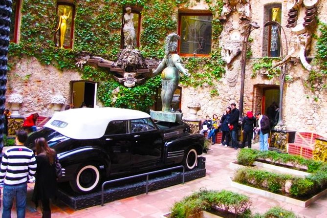 Dali Museum & Cadaques Small Group Tour with Hotel pick-up - The road to Cadaqués