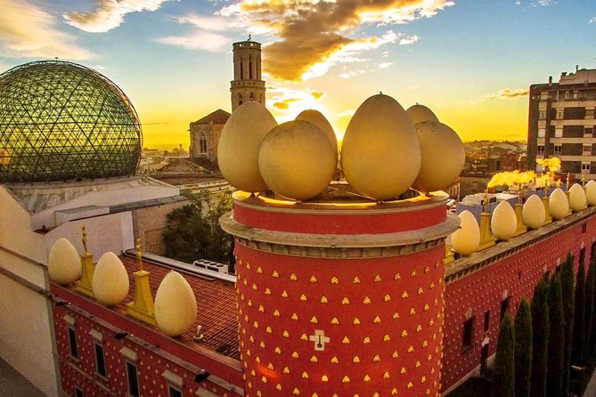 Dali Museum & Cadaques Small Group Tour with Hotel pick-up - The guide can make or break the day