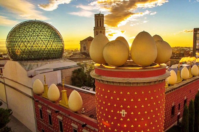 Dali Museum, Figueres & Cadaques Private Tour with Hotel pick-up - How much guiding should you expect?