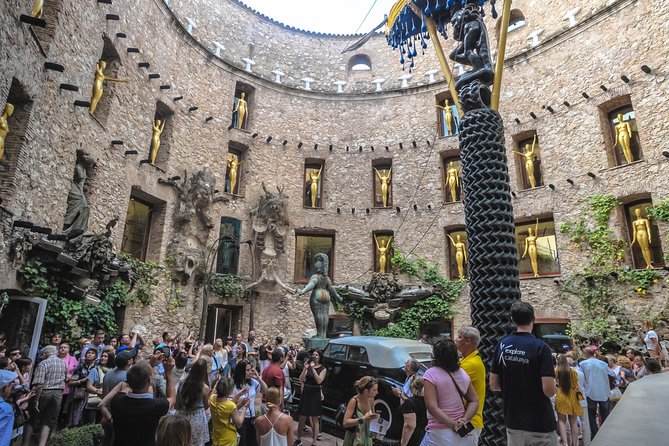 Dali Museum, House & Cadaques Small Group Tour from Barcelona - The off-season route to Cadaqués and Portlligat