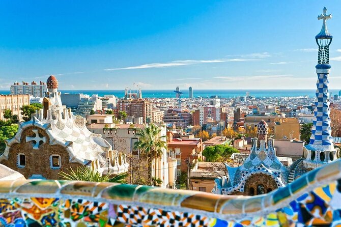 E-Bike Barcelona Highlights & Park Guell in Small Group - Parc de la Ciutadella: a green pause in the city