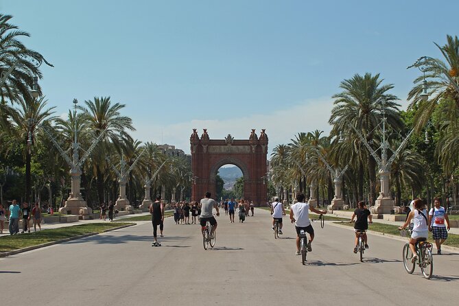 E-Bike Barcelona Highlights & Park Guell in Small Group - Starting at Plaça Reial in the old city