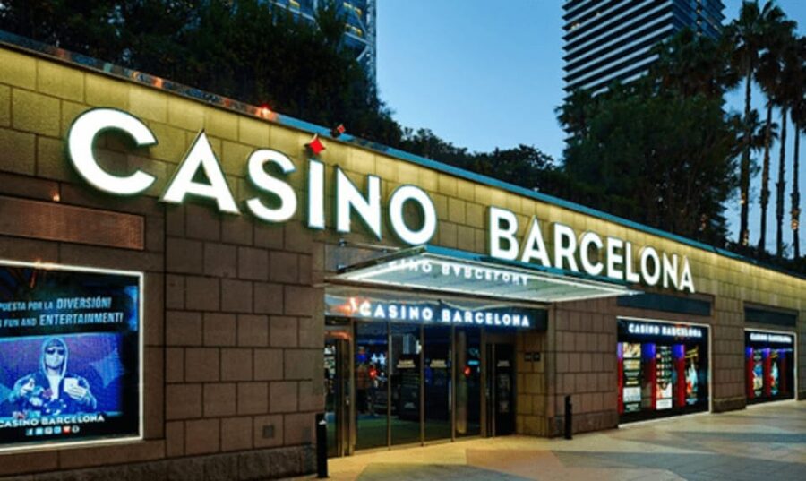 Enjoy Casino Barcelona: Entry, Cocktail & Exclusive Gift - Accessibility and practical planning