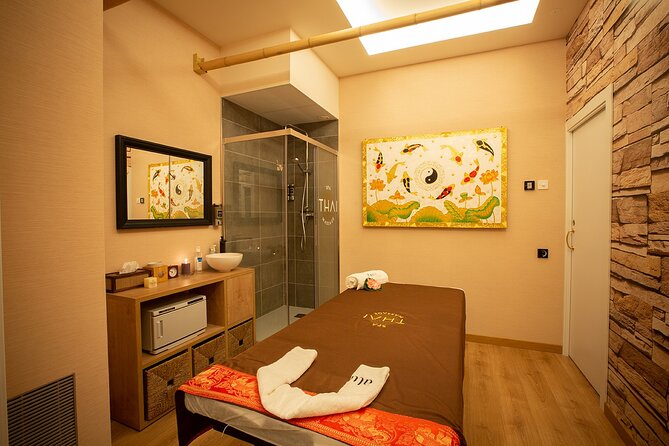 Exfoliating and Moisturizing Body Treatment of 60 min in THAI MASSAGE ALURA - A private appointment at Alura Wellness & Beauty