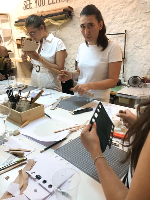 Experience in Leather Goods Workshop- Leather Accessory - Starting with paper before touching the leather