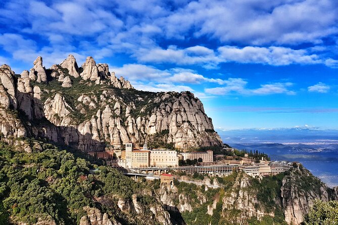 Experience Montserrat: Private Tour for Families and Friends - Farmers’ market tastings with a local flavor