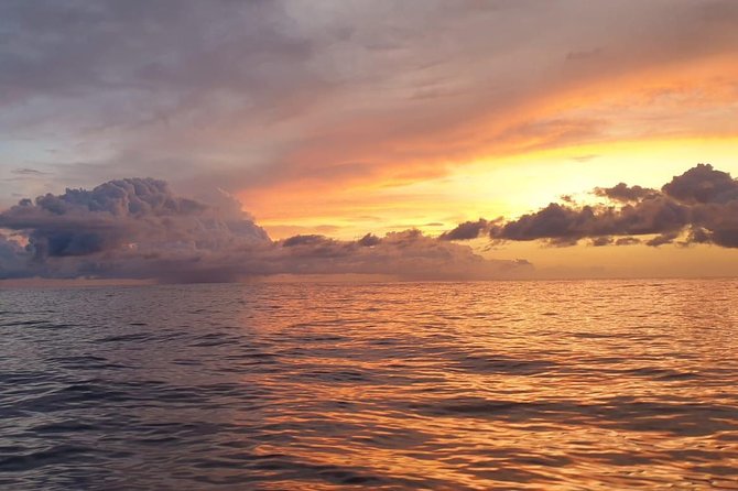 Experience Stand Up Paddle Sunrise - Paddling toward the sunrise