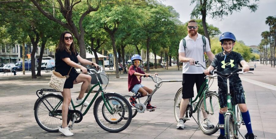 Explore Barcelona by Bike & Photo Shooting - Sagrada Família: a photo stop, not an interior visit