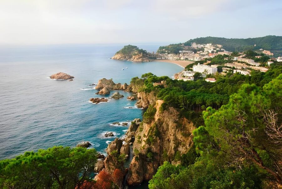 Explore Costa Brava & Tossa de Mar: Trails, snorkel & meal - A Catalan lunch with time to slow down