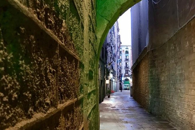 Explore hidden streets of Barcelona with a local - Key points at a glance