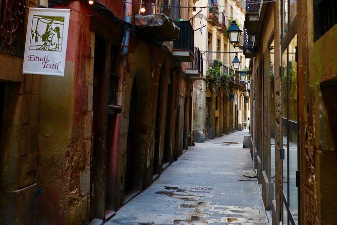 Explore hidden streets of Barcelona with a local - Palace of Catalan Music and the Arc de Triomf